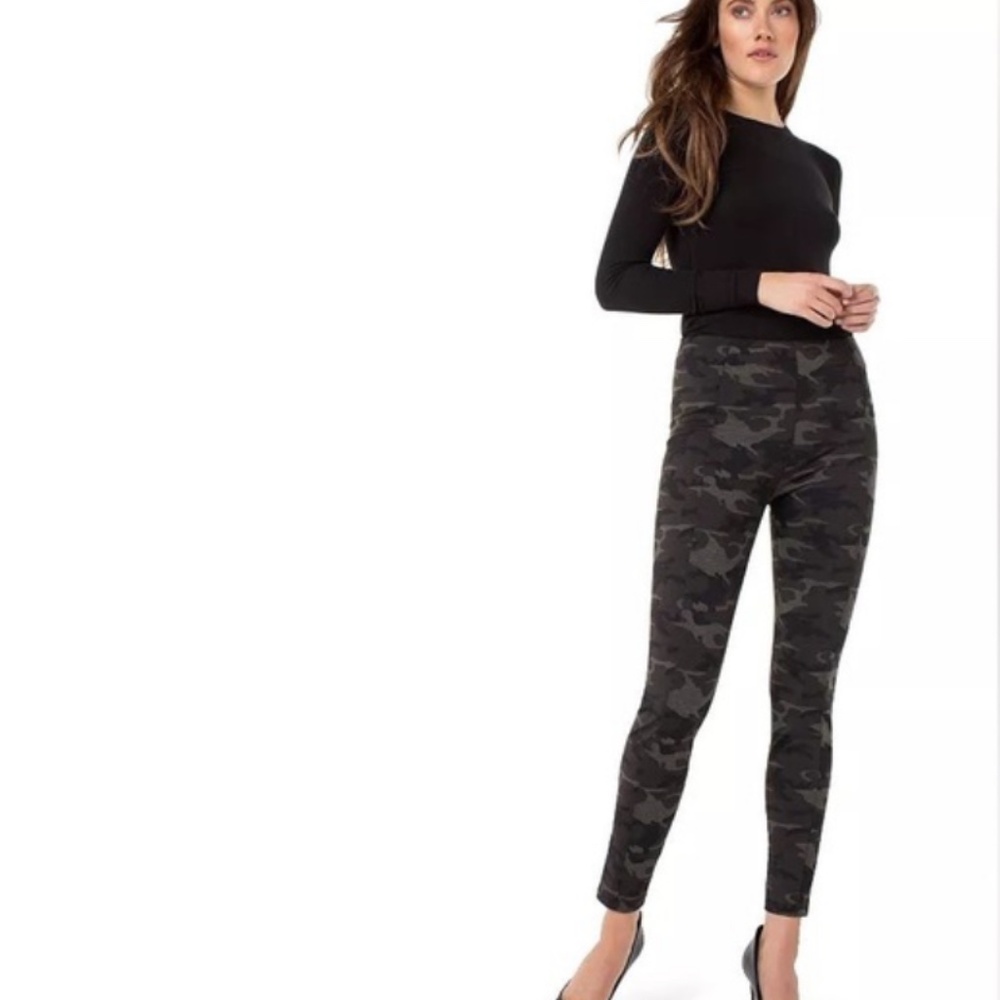NWT 💗 LIVERPOOL “Reese” Ponte Reese Ankle Leggings Camo Olive Brown 8/29